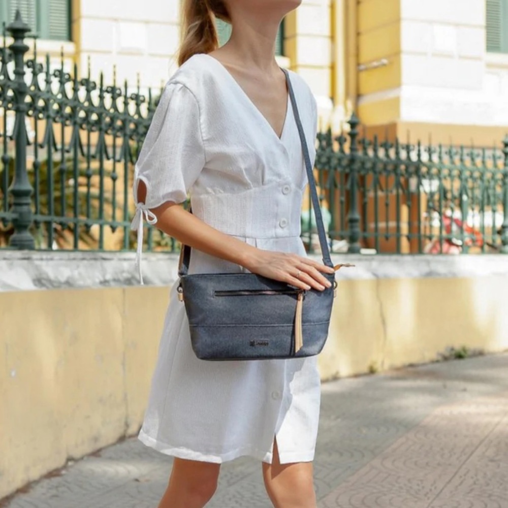 Sherpani Hand Painted Paige Crossbody/Wristlet